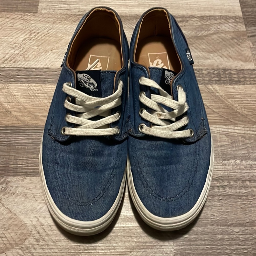 Unisex vans, size 8 women, size 6.5 men